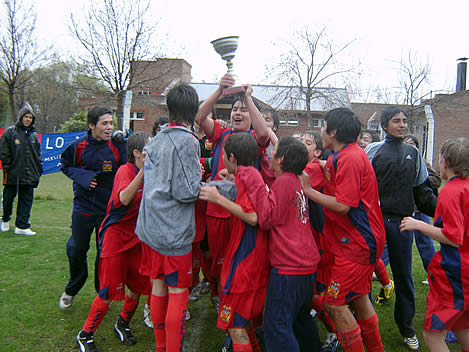 Los festejos de la Quinta División que se llevó el título de Campeón.